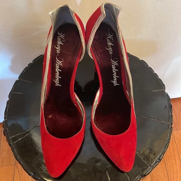 Sexy red lightning ⚡️ bolt pumps by Kathryn Amberleigh size 9.5 US - Picture 5 of 8